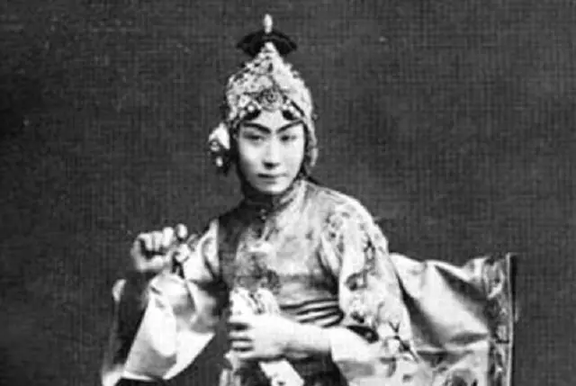 大喜日新娘被掉包,娶的是女友姑姑,二人相濡以沫,女友孤獨終老