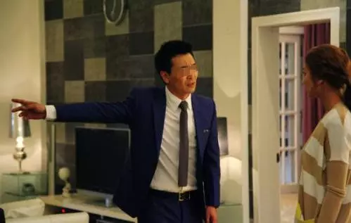 丈夫提離婚,妻子不同意,無意中翻開丈夫日記,妻子凈身出戶