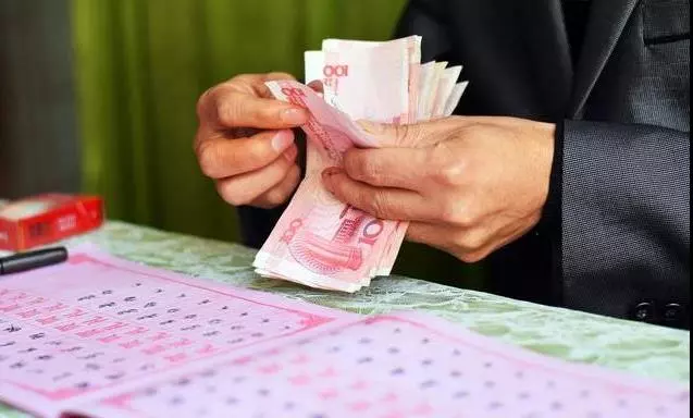 老闆喜得龍鳳胎,員工卻被主管強制要求隨禮800,喜宴後員工愣了