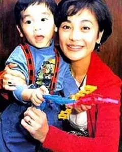 我讓兒子成為全校最優秀的學生,他沒有謝謝我;直到他被綁架後回來我才懂了!
