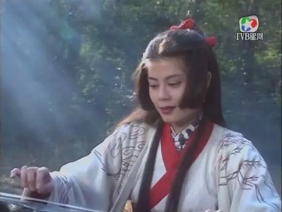 紅極一時因墜馬過氣,與相戀11年男友分手後單身至今,53歲仍凍齡!