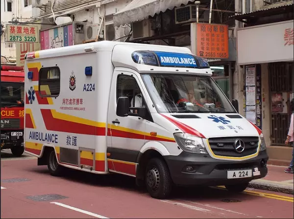 他的愛車「被救護車撞成廢鐵」氣炸討261萬國賠!法官:「一毛都不用賠!」