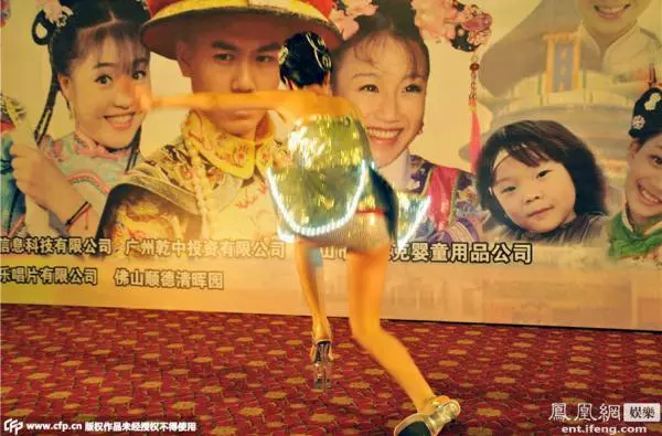 明星們發布會上的意外:吳佩慈竟發生這樣的事情!最後一張更扯!快看再不看就要被刪了!