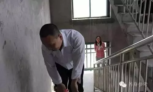 骨科醫生從不做這件事,太傷膝蓋!學會一招,膝蓋壽命增10年,學起來!