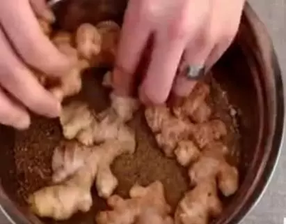 學會這一招,蔥蒜薑放半年都不會壞 !簡單實用保存法,學起來!