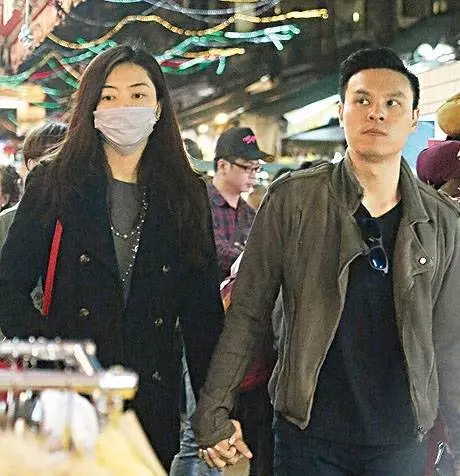 【暴脾氣爆發】熊黛林在機場被老公惹怒,暴脾氣發作竟抬腿就是一腳!網友: 難怪郭富城受不了