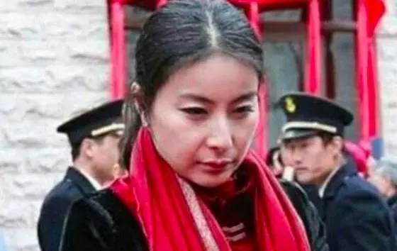 郭晶晶終於炫富了!花3萬改造終有成效,網友:時尚起來楊冪都怕
