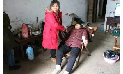 婆婆生病,親生兒女不管不顧,他們異口同聲的一句話,讓我笑了