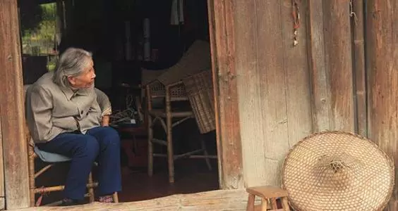 養母病重,21年未見的父母拿出救命錢,我卻恨不得將他們趕出去