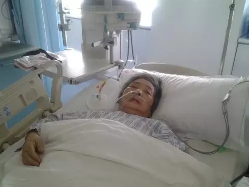 養母病重,21年未見的父母拿出救命錢,我卻恨不得將他們趕出去
