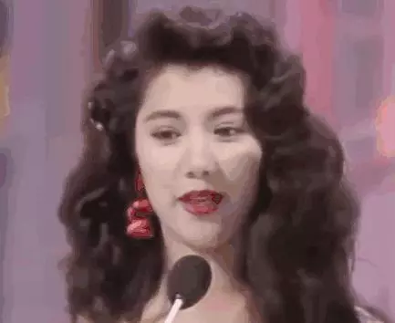 47歲袁詠儀長髮不輸小20歲的吳千語,網友:靚靚不是白叫的,真的美!