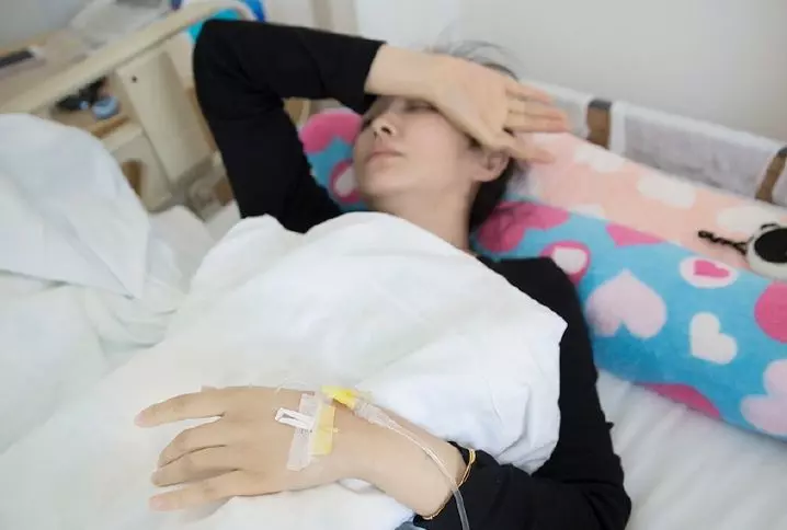 女子下身疼了5年,去醫院取出這麼個東西,老公氣的臉都變色!