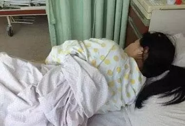 妻子意外流產,老公天天熬愛心排骨湯,無意間看到鍋底,妻子含淚打了110!