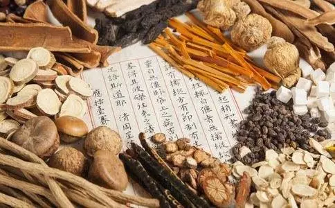 年齡越大的人越要補氣血,冬天喝這2種養生粥,氣血雙補還能暖身