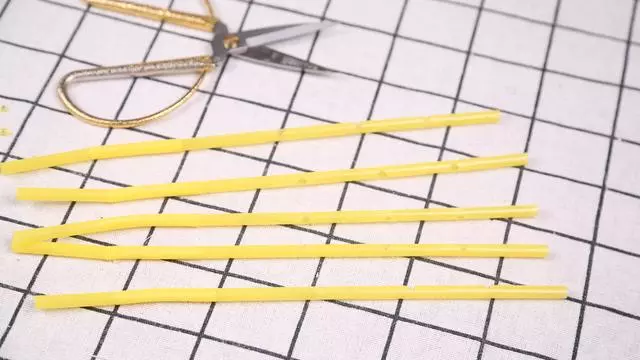 用過的吸管不要隨手扔了,改造一個小手爪,玩著好有趣