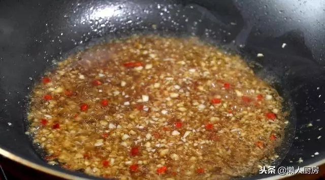 高麗菜特色做法,不用炒不用蒸,蒜香味足,招待客人有面子