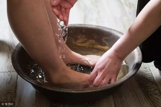 腿腳不好?中醫:6個不花錢的護腿法,堅持做,走路越來越輕快