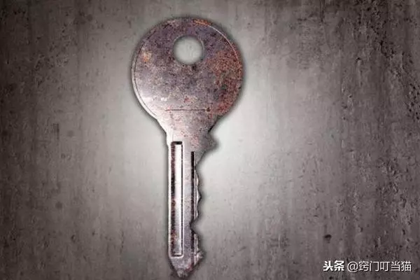 廢舊鑰匙不要扔,放在洗手間太有用了,很多人都不知道···
