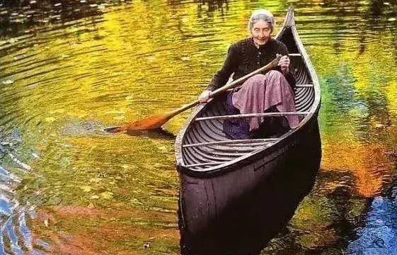 給子女留財產,就是在給他們『添麻煩』。50歲以後,請學會富養自己