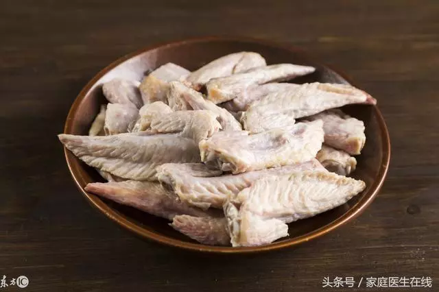 雞翅尖真的是聚集毒素的地方嗎?聽聽營養師怎麼說