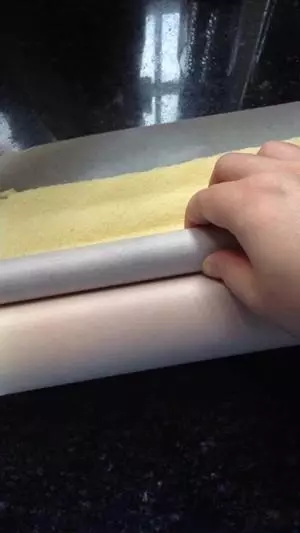 教你做原味蛋糕捲兒,簡單易學還好吃哦