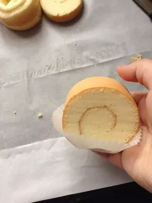 教你做原味蛋糕捲兒,簡單易學還好吃哦