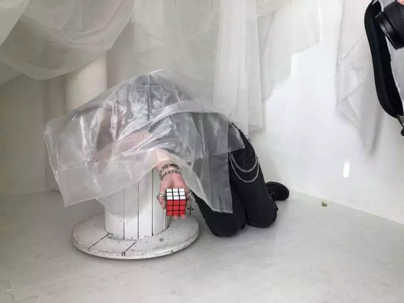 日本網友自爆「唯美Cosplay照片幕後花絮」 超尷尬畫面笑到網友噴飯
