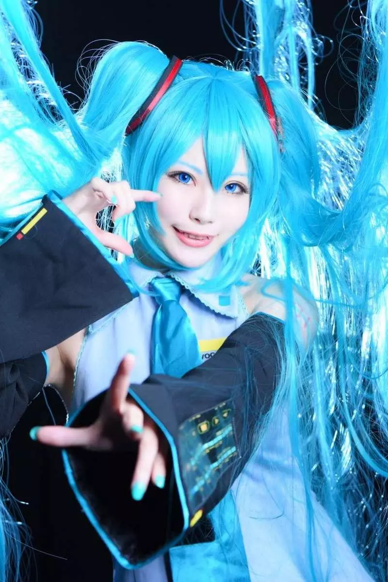 日本網友自爆「唯美Cosplay照片幕後花絮」 超尷尬畫面笑到網友噴飯