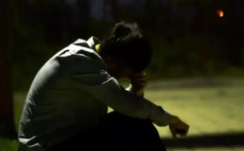 妻子車禍去世,丈夫打殘肇事司機,十年後出獄回到家,他傻住