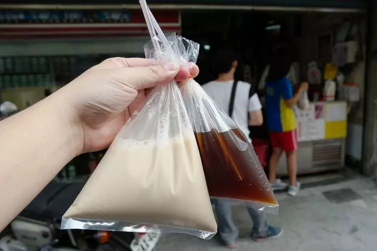 古早味紅茶一點都不古早!根本一堆化學式的「香料便宜茶!」...古早味已淪為形容詞!