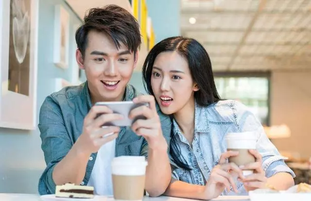 我照顧孫女,兒媳每月要給我一千塊錢,隔天在家看見親家母我盟了