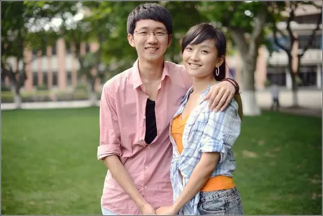 我每月給父母兩千生活費,婆婆讓我把錢都給她,我跟她說憑什麼