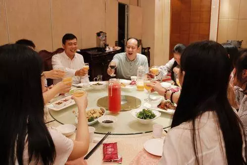 人老了就算兒女再多,也不如手裡握著存款,句句入骨!