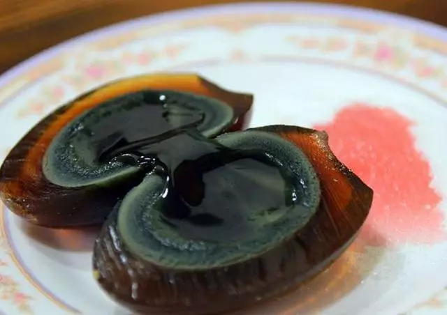 皮蛋不是人人愛吃!但它居然有這麼多功效!長知識了!一定要分享出去啊!