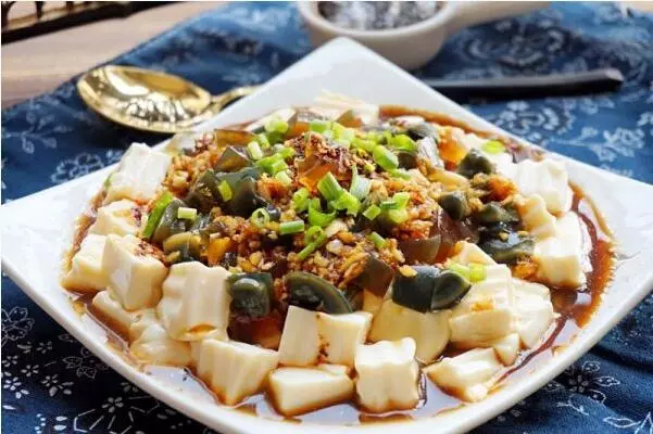 皮蛋不是人人愛吃!但它居然有這麼多功效!長知識了!一定要分享出去啊!