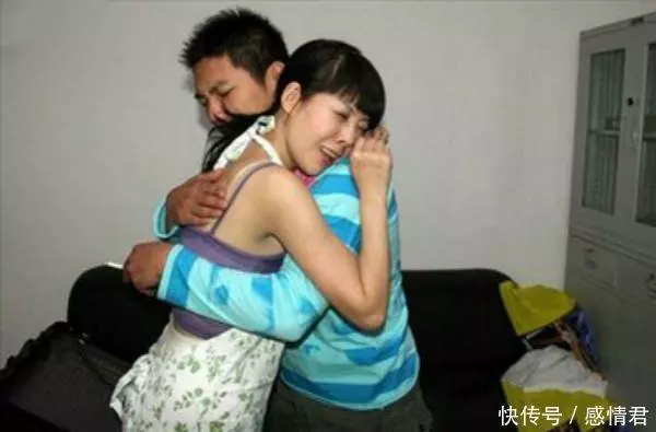 母親跟女兒借1000要求寫借條卻「多加兩個0」!母親走後分家產女兒當場愣住