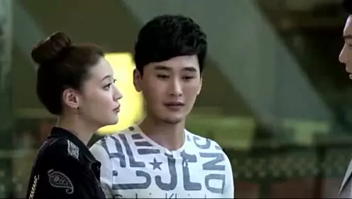 他希望「乞丐父親」婚禮當天別來丟臉,沒想到父親竟開了十輛名車出現讓他後悔!