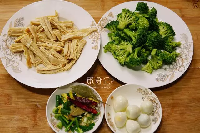 這菜，冬天女人要常吃，葉酸豐富，吃出水靈的皮膚！