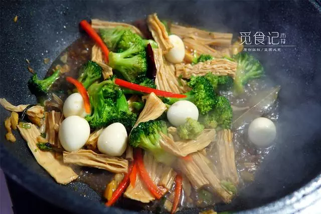 這菜，冬天女人要常吃，葉酸豐富，吃出水靈的皮膚！