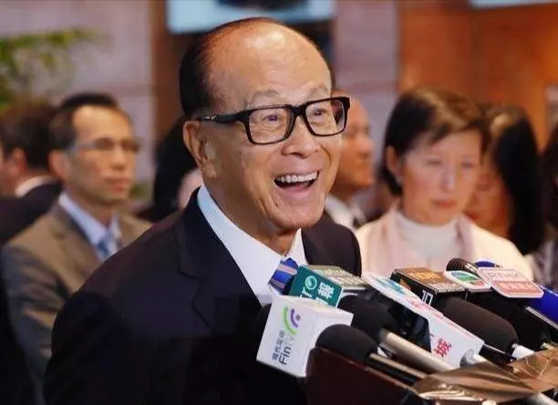 震撼來襲【隱藏首富原來是他】海外砸下175億《力挺華為》打臉英國,美國徹底絕望