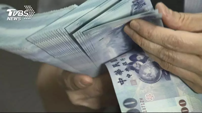 總統交辦!行政院證實「發放補助400億」不發消費券 「3萬以下低薪族可受惠」卻被網友嗆翻