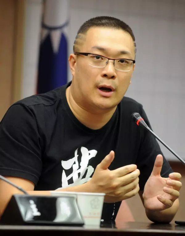 總統交辦!行政院證實「發放補助400億」不發消費券 「3萬以下低薪族可受惠」卻被網友嗆翻