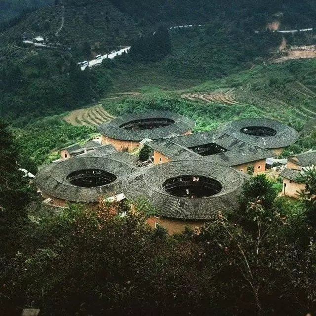 國外腦洞大開世界上最奇怪的蘑菇房子,不得不服