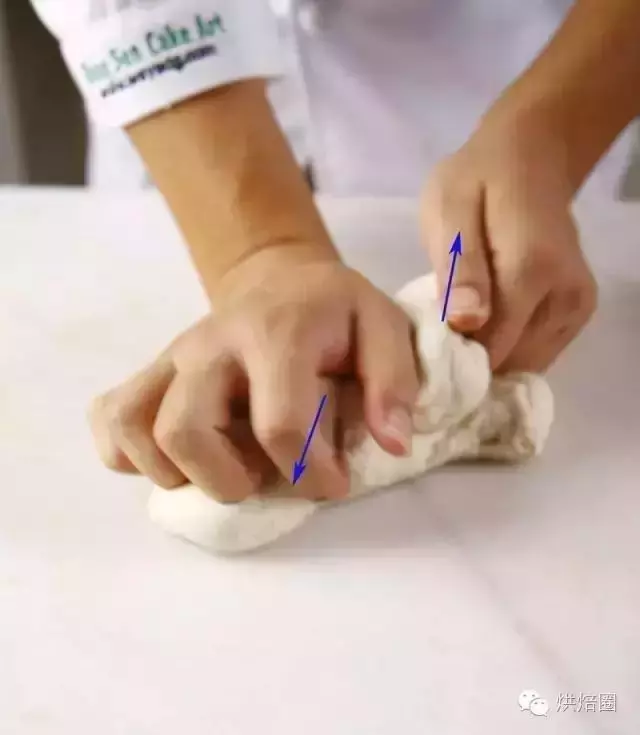 手工揉面快速出膜又不累的方法!關鍵在這幾個揉面技巧上……