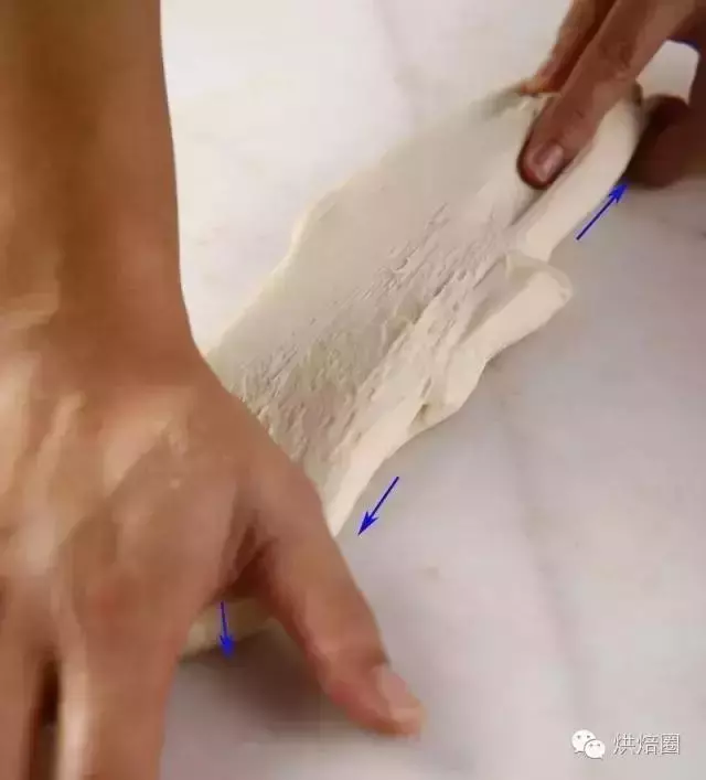 手工揉面快速出膜又不累的方法!關鍵在這幾個揉面技巧上……