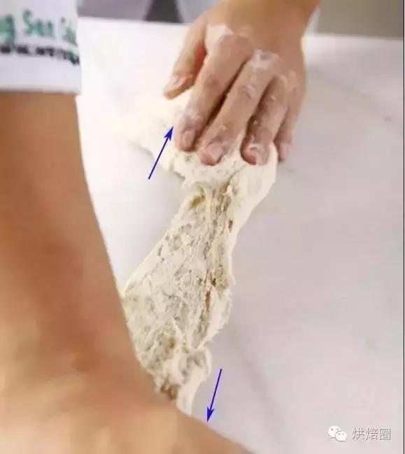 手工揉面快速出膜又不累的方法!關鍵在這幾個揉面技巧上……