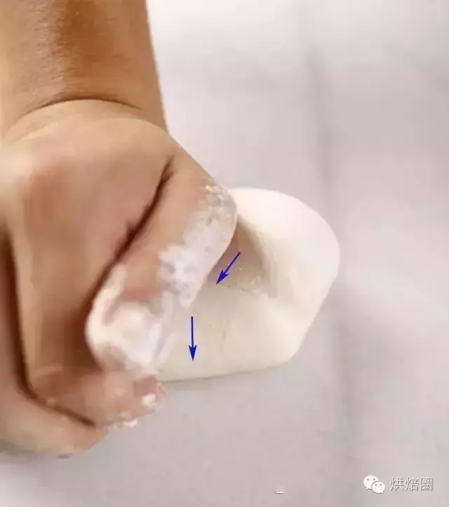 手工揉面快速出膜又不累的方法!關鍵在這幾個揉面技巧上……