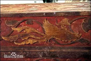 工人炸出一座古墓,出土疑似「血棺」,專家見後大呼危險,快撤!