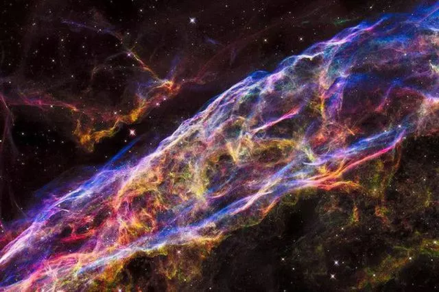 12億光年外的超新星爆炸引發巨大衝擊波,能量足以烤焦地球