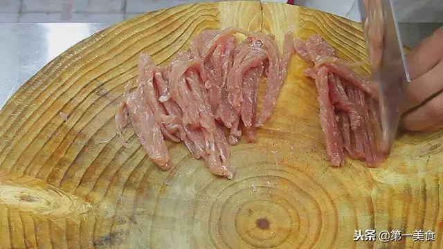 這才是京醬肉絲正確的做法,廚師長詳細講解技巧,口感純正嫩滑